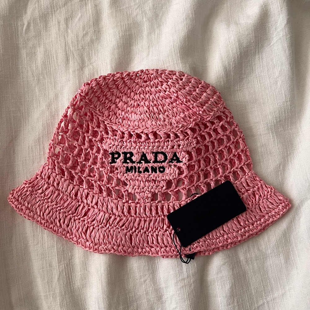 bucket hat